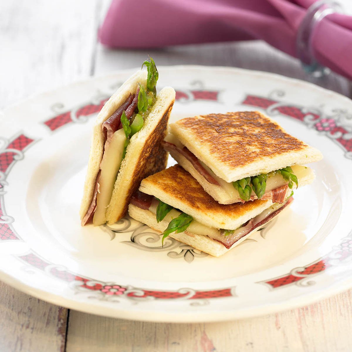 Recepta croque monsieur d’espàrrecs i pernil ibèric Recepta croque monsieur d’espàrrecs i pernil ibèric