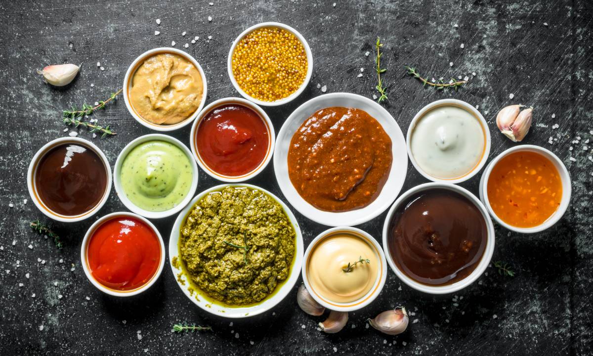 ¿Sabes cuáles son las 8 salsas más famosas para dar un toque de sabor a ...