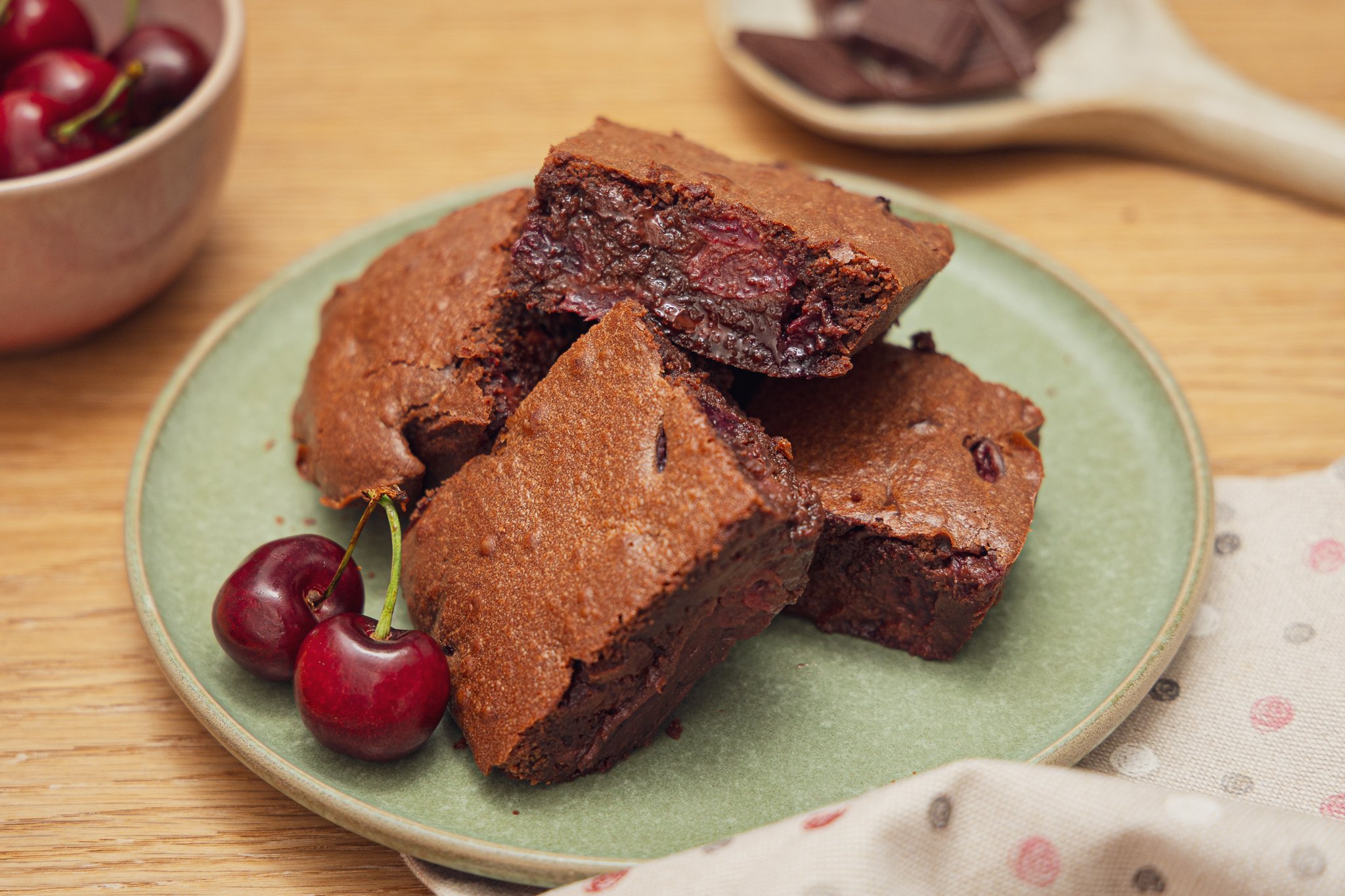 Recepta brownie de cireres Recepta brownie de cireres
